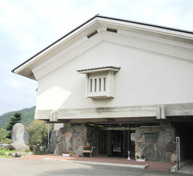 SAKU Municipal Tenrai Memorial Hall (Nagano)